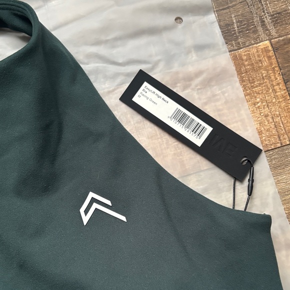 Easy Lift High neck Sports Bra - Picture 4 of 4